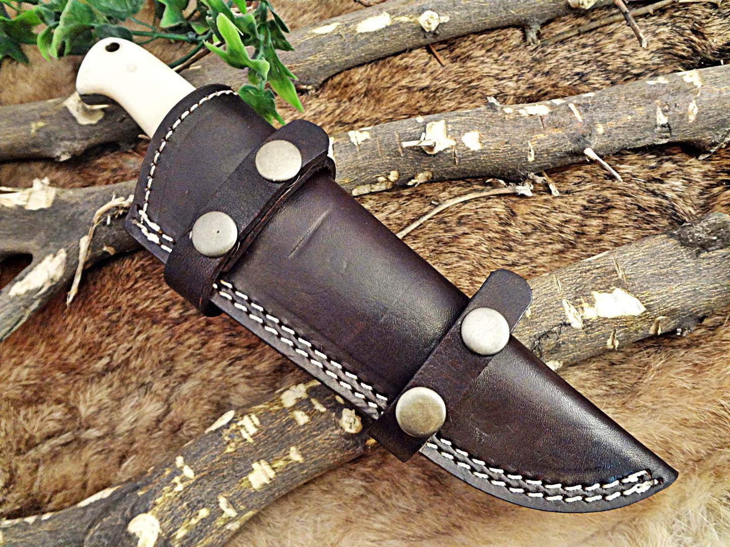 9" Damascus steel skinning knife, 4.5" full tang blade, Available in White and Red colors, includes Cow hide Leather sheath