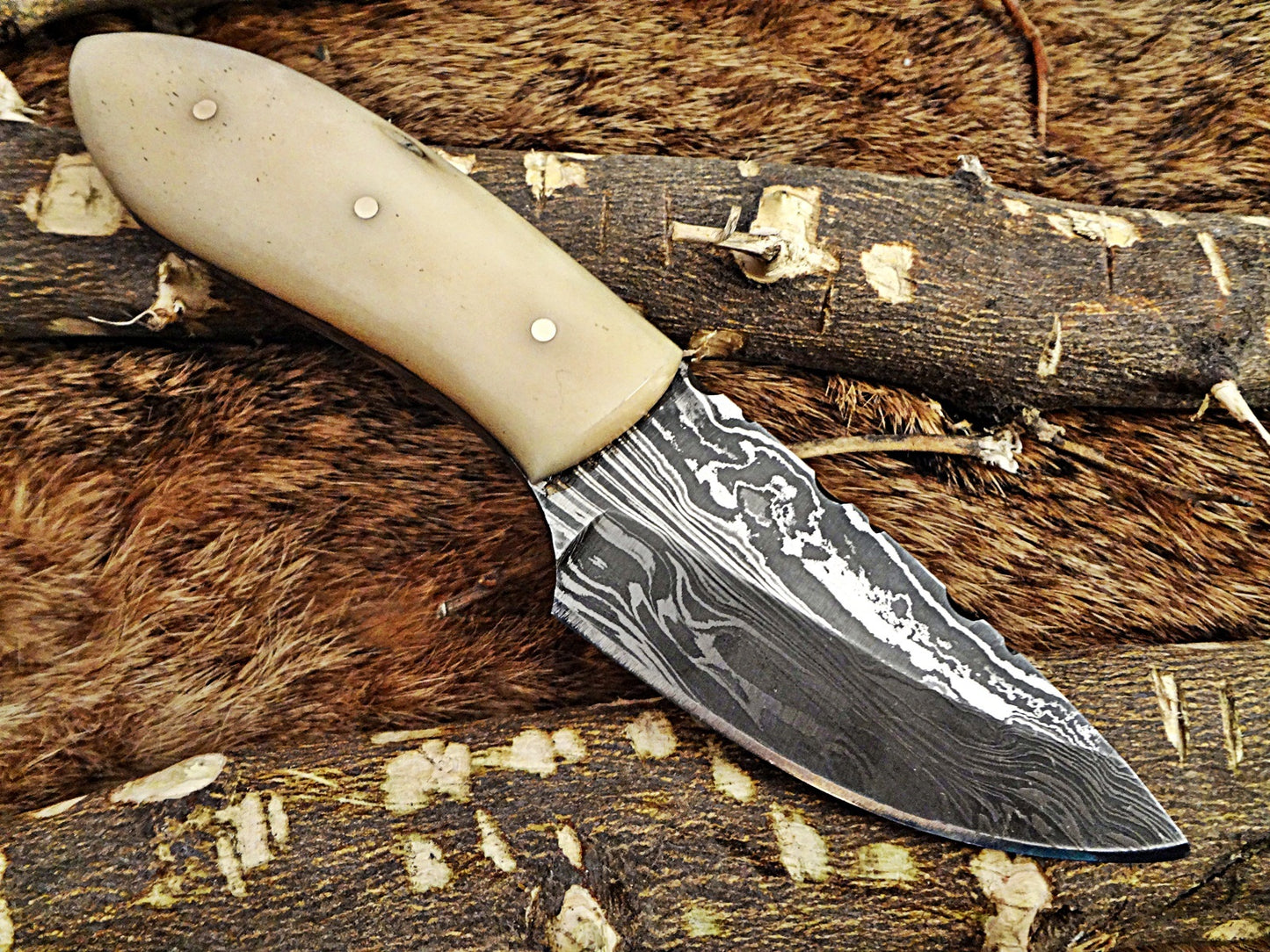 6.5" Long compact pocket Knife, full tang Damascus steel 3" drop point blade, Available in Blue and white scales, Cow hide Leather sheath included