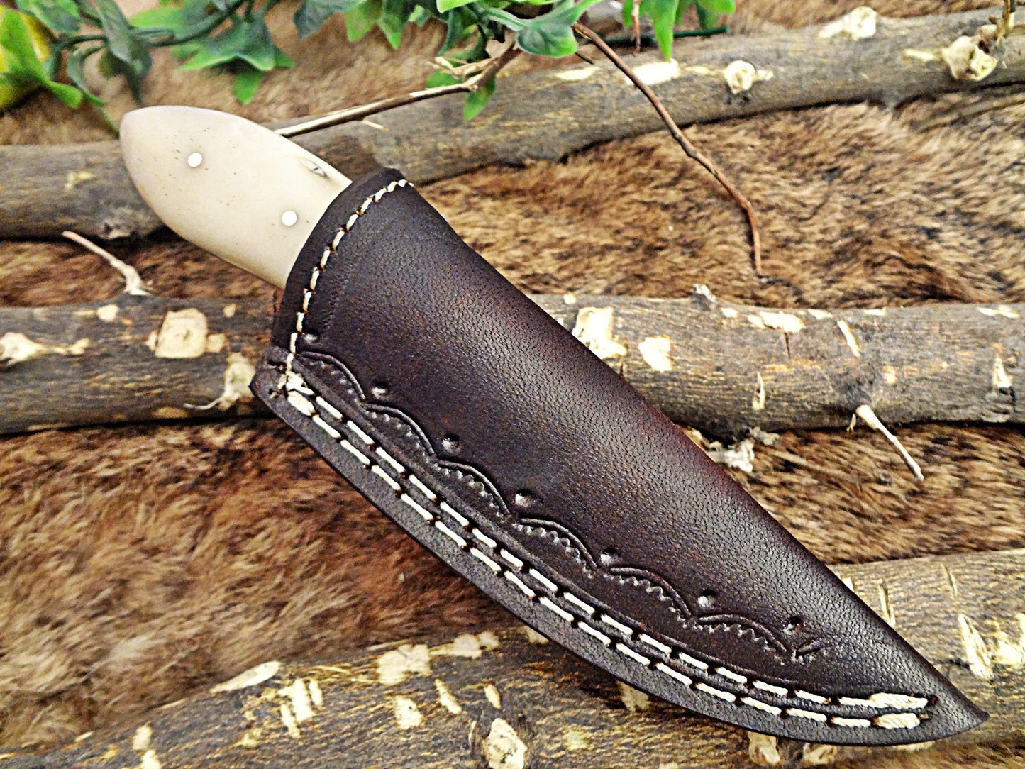 6.5" Long compact pocket Knife, full tang Damascus steel 3" drop point blade, Available in Blue and white scales, Cow hide Leather sheath included