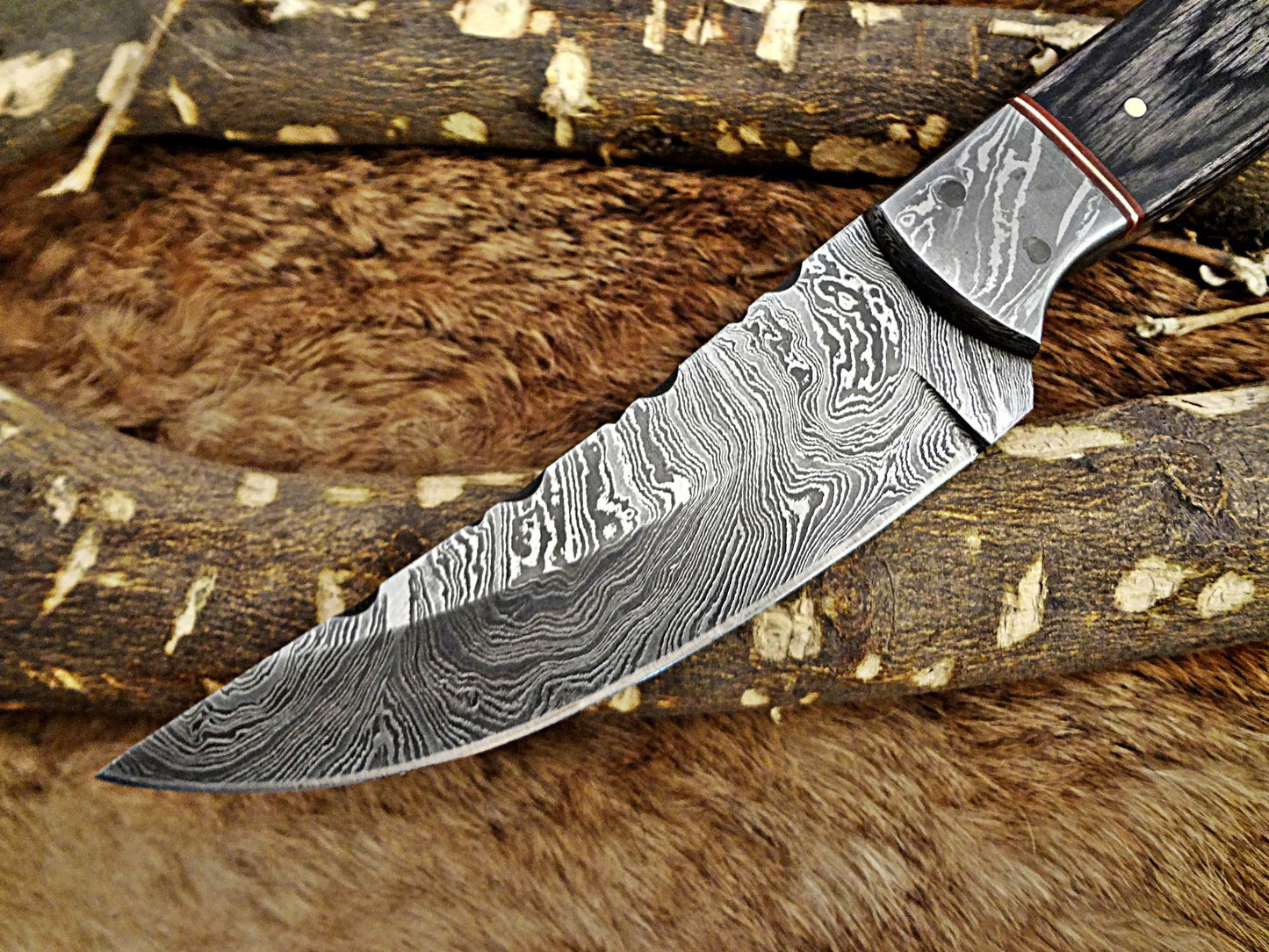 9.5" Damascus steel full tang blade skinning Knife, Available in 2 wood scales with Brass bolster, includes Cow hide Leather sheath