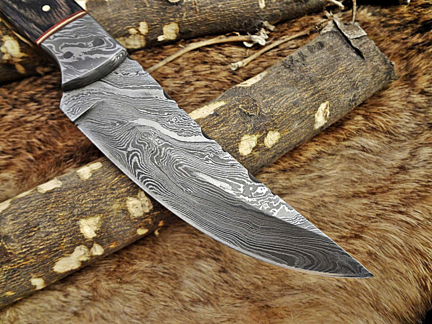 9.5" Damascus steel full tang blade skinning Knife, Available in 2 wood scales with Brass bolster, includes Cow hide Leather sheath