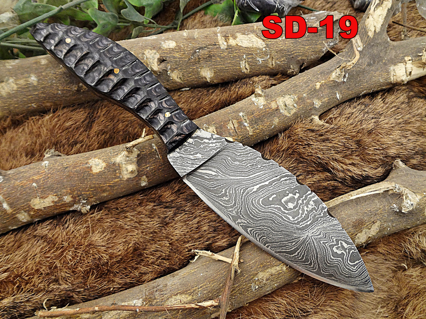 8.5" DAMASCUS STEEL BLADE POCKET KNIFE, JIGGED BULL HORN SCALE, LEATHER SHEATH