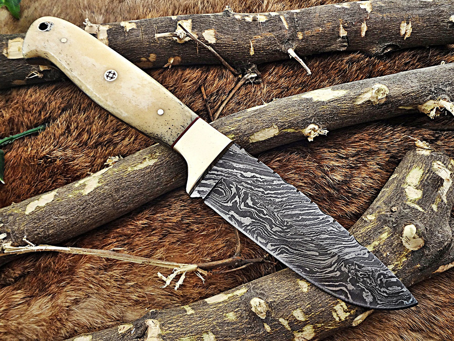 9" Damascus steel skinning knife, 4.5" full tang blade, Available in White and Red colors, includes Cow hide Leather sheath