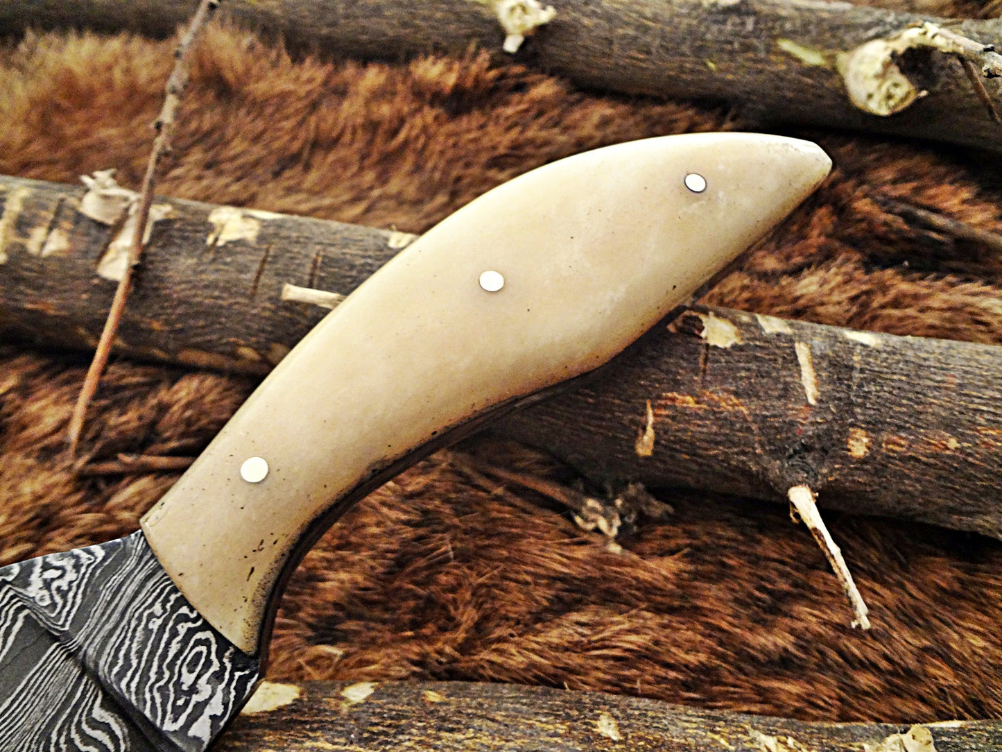 8.5" DAMASCUS STEEL BLADE POCKET KNIFE, JIGGED BULL HORN SCALE, LEATHER SHEATH