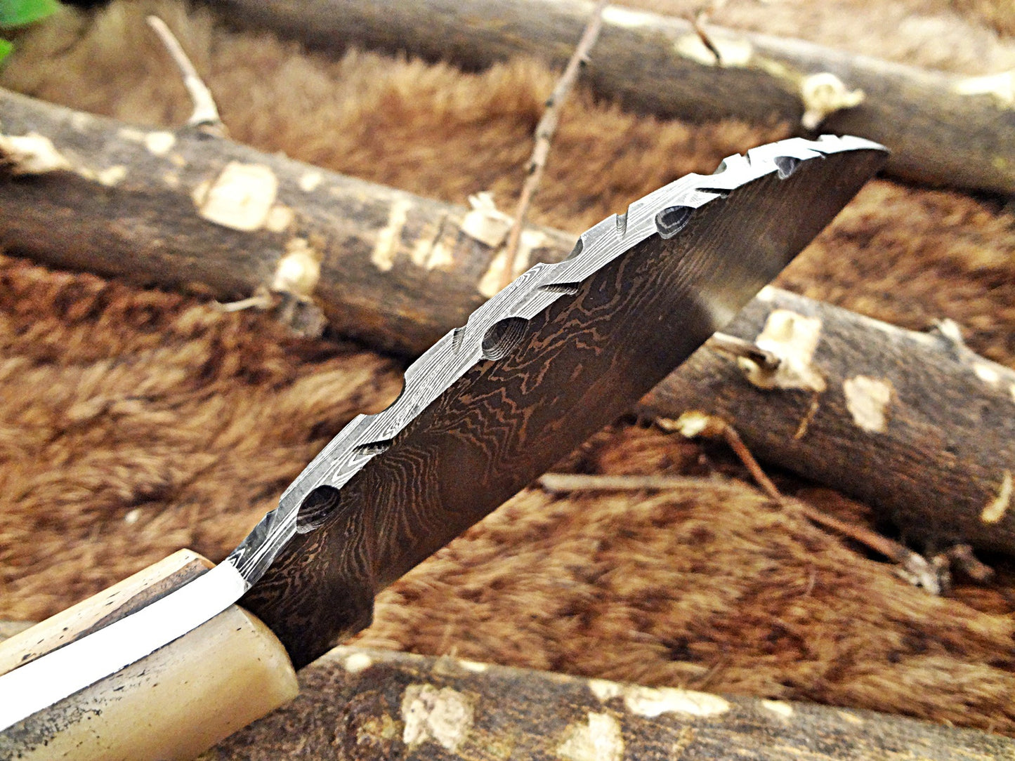 8.5" DAMASCUS STEEL BLADE POCKET KNIFE, JIGGED BULL HORN SCALE, LEATHER SHEATH