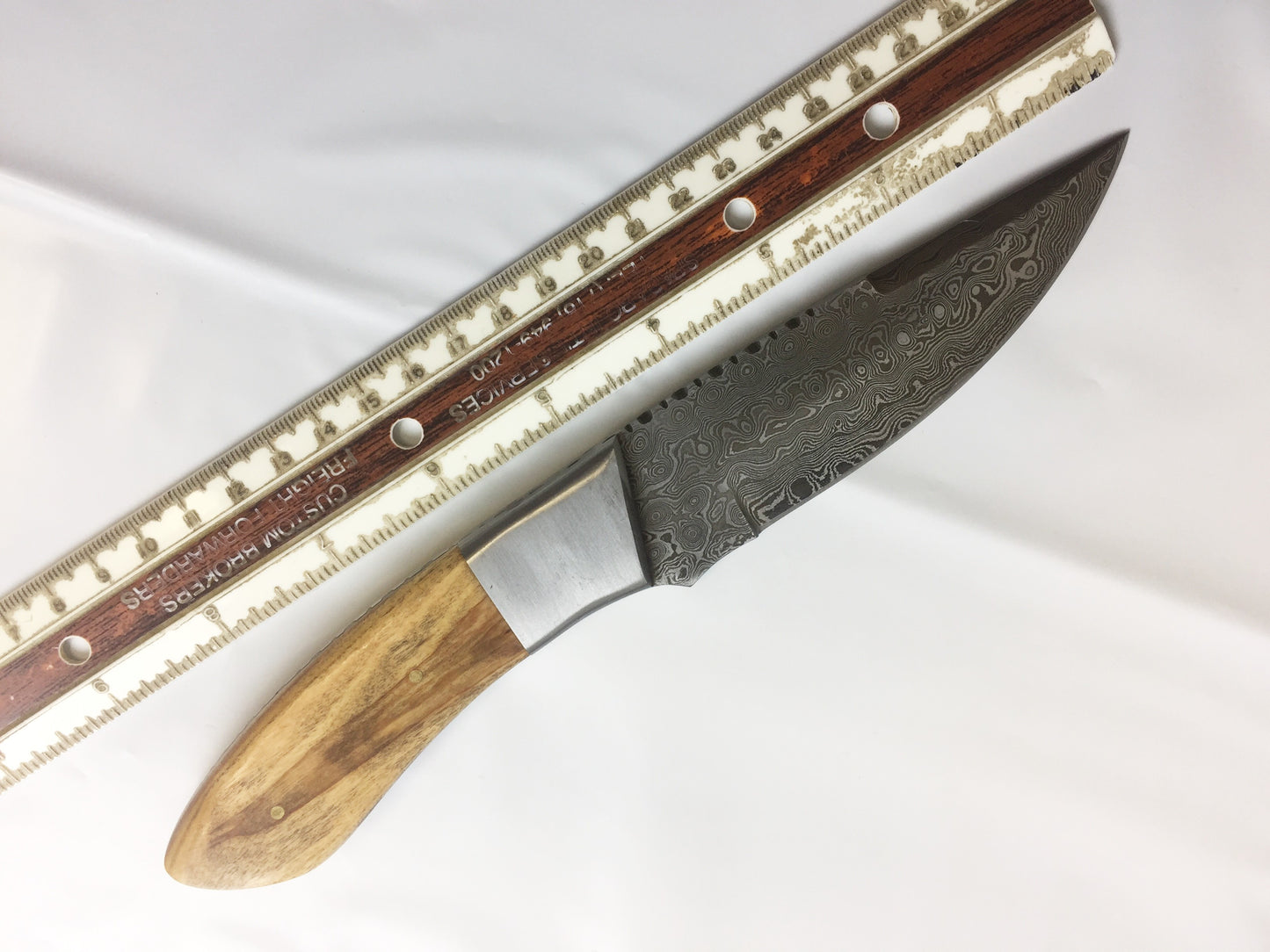 9.5" Rain drop pattern Damascus steel skinning knife, 5" full tang blade, Available in 3 colors, includes Cow hide Leather sheath