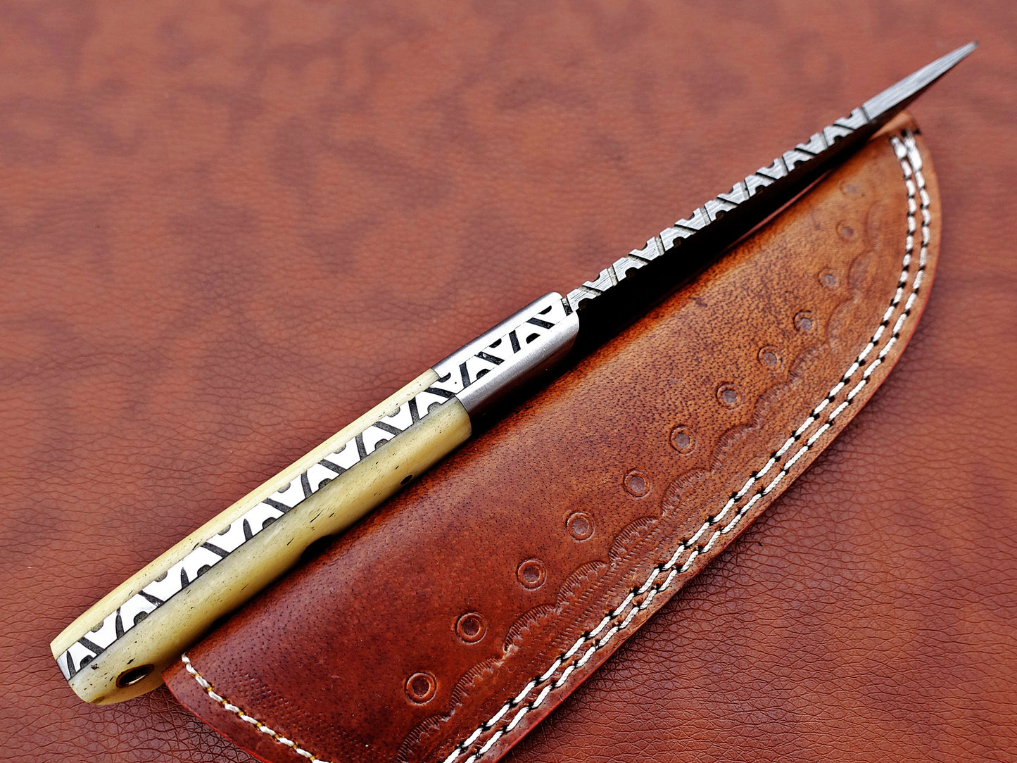 9.5" straight back blade skinning knife, 5" full tang Rain drop pattern Damascus steel blade, Available in 4 colors, includes Cow hide Leather sheath