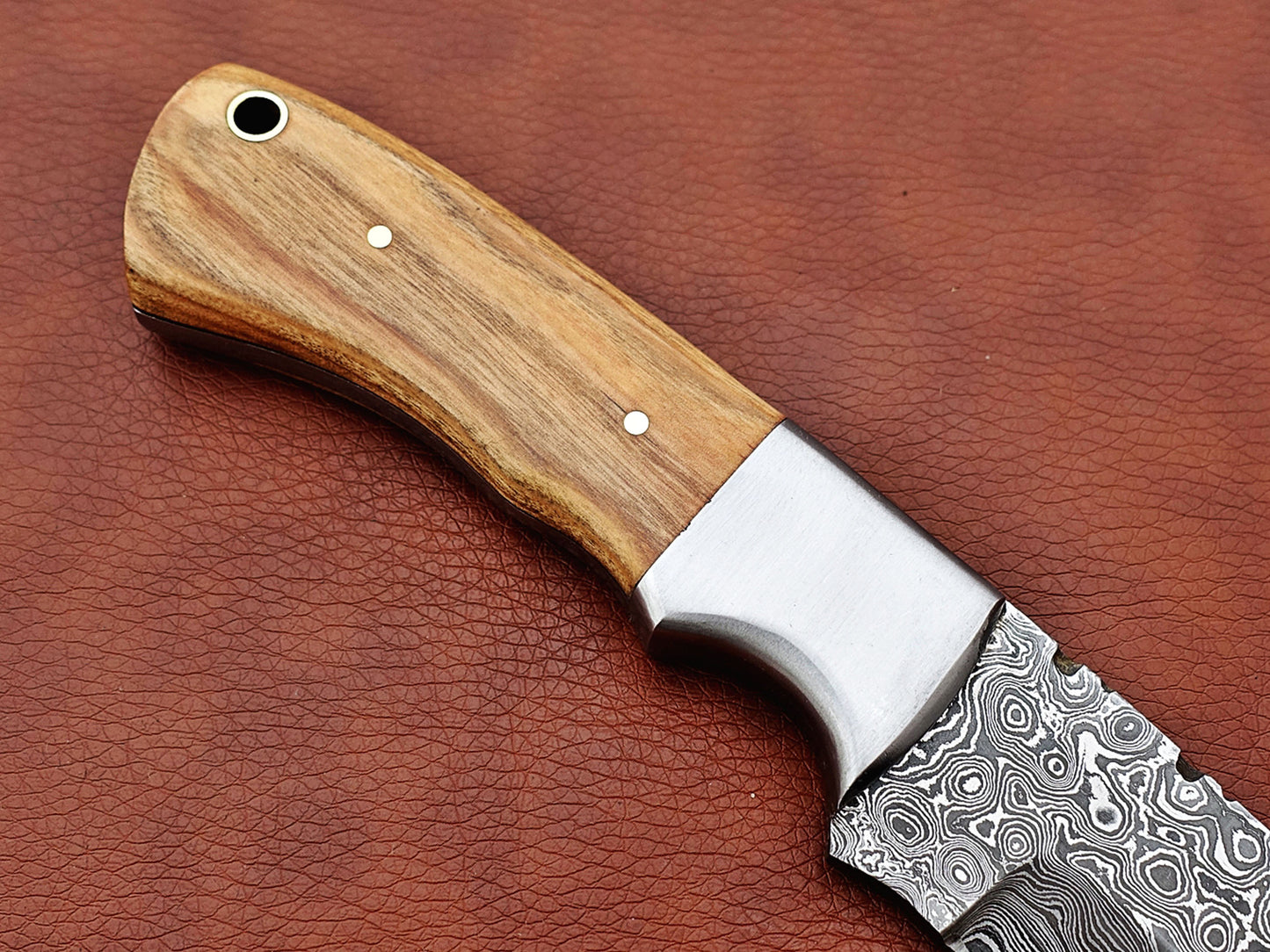 9.5" skinning knife, 5" full tang Rain drop pattern straight back Damascus steel blade, Available in 4 colors, includes Cow hide Leather sheath