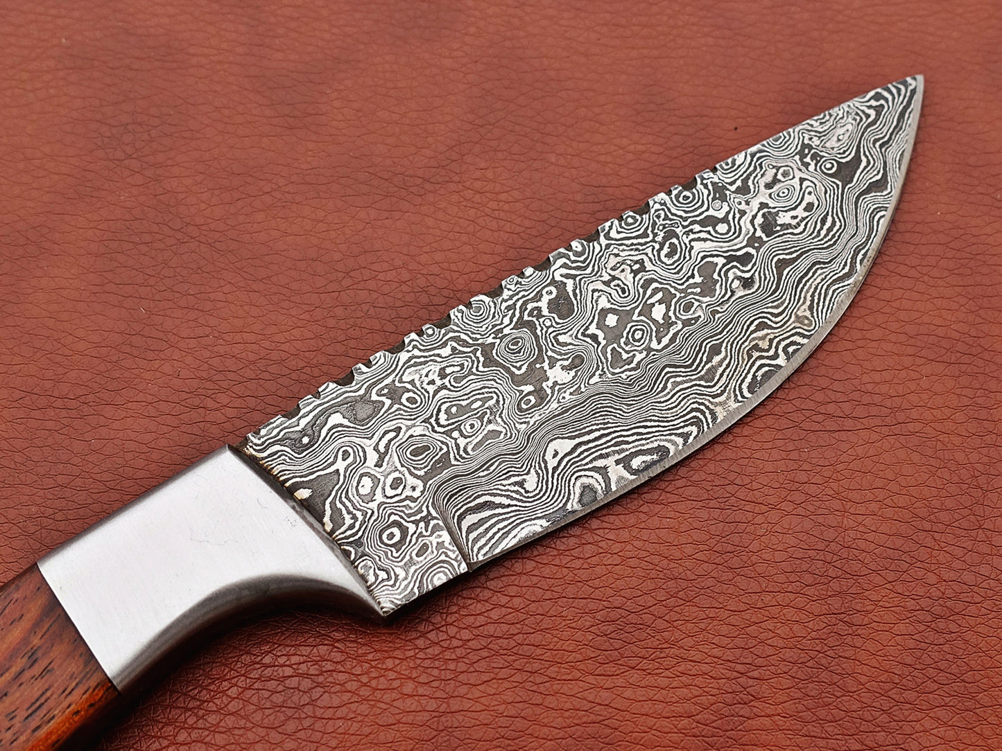9.5" full tang Rain drop pattern skinning knife, 5" straight back Damascus steel blade, Available in 4 colors, includes Cow hide Leather sheath