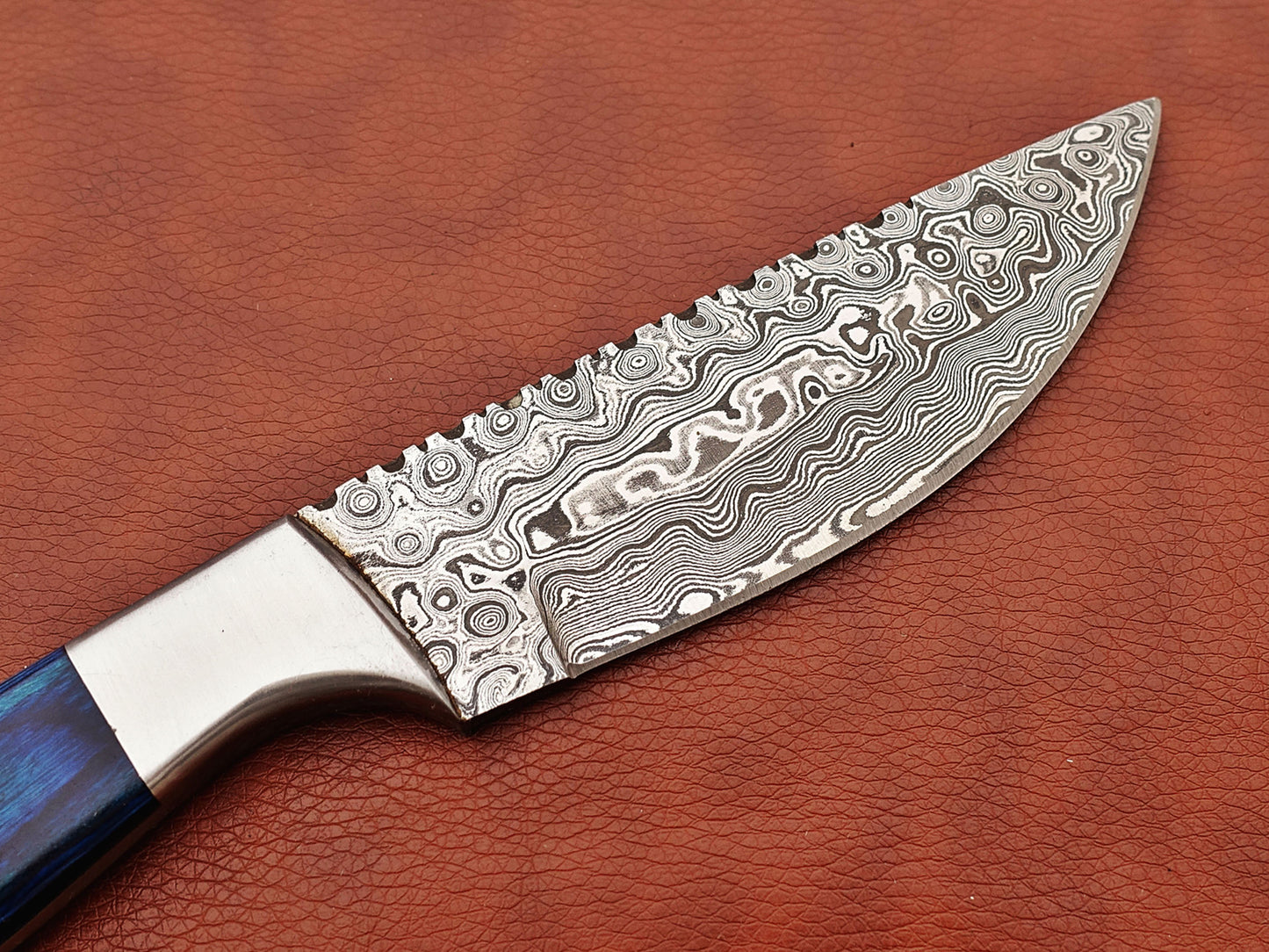 9.5" full tang Rain drop pattern skinning knife, 5" straight back Damascus steel blade, Available in 4 colors, includes Cow hide Leather sheath