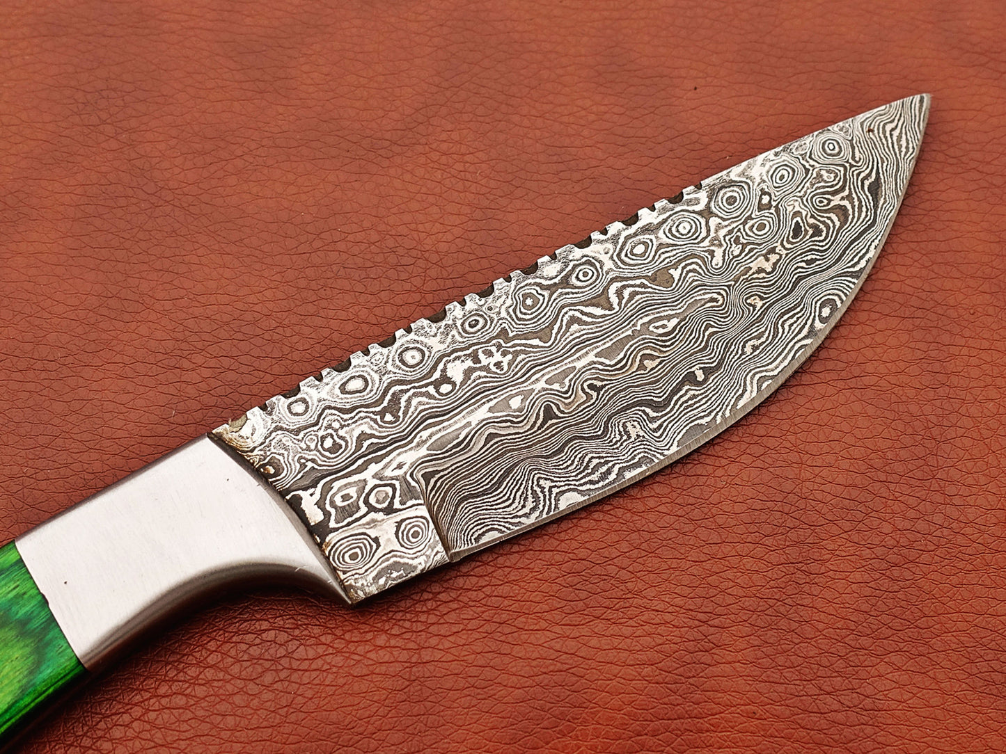 9.5" full tang Rain drop pattern skinning knife, 5" straight back Damascus steel blade, Available in 4 colors, includes Cow hide Leather sheath