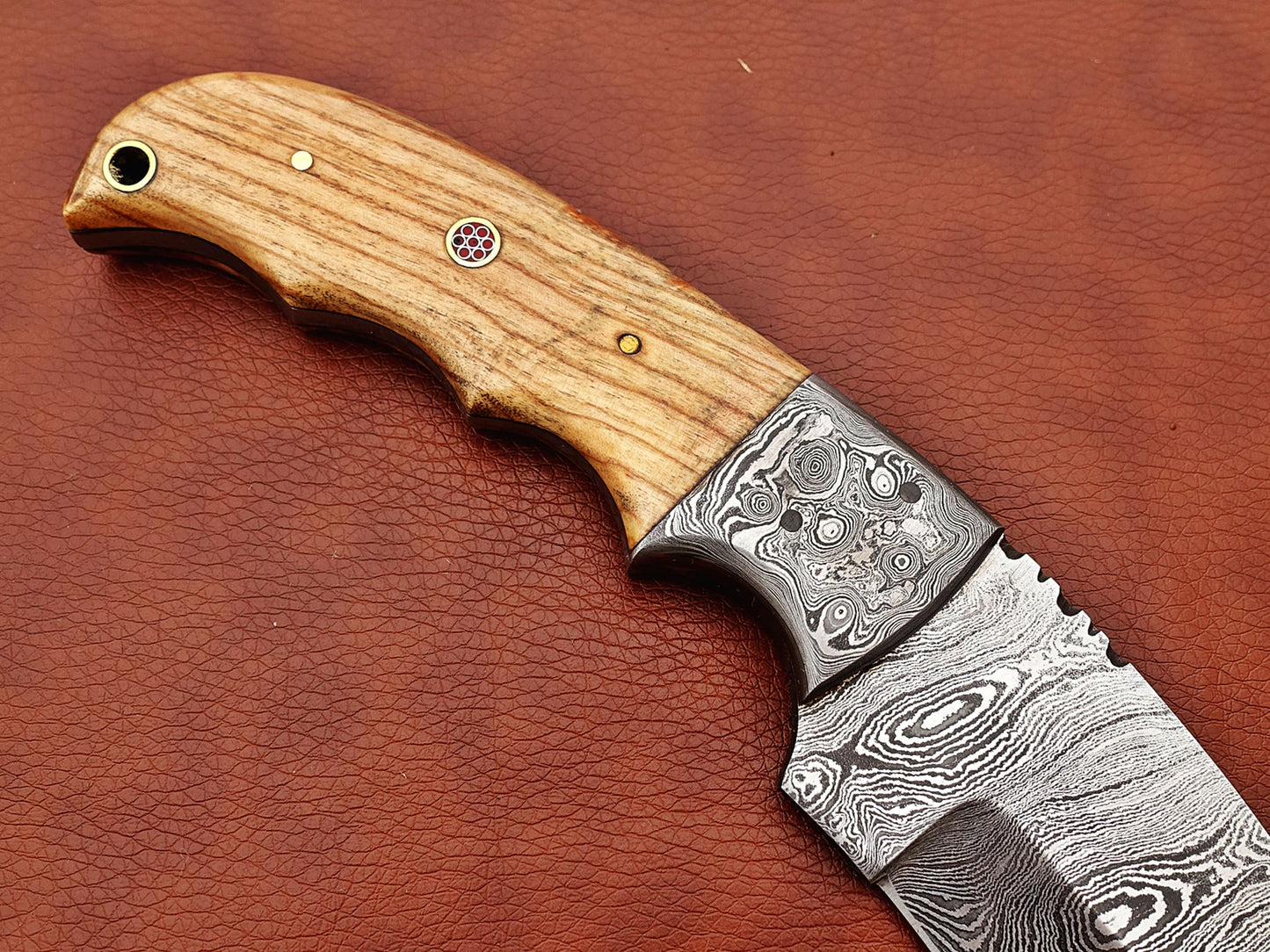 9.5" long Damascus steel Rain drop pattern Gut hook skinning knife, Full tang blade available in 4 colors, includes Cow hide Leather sheath