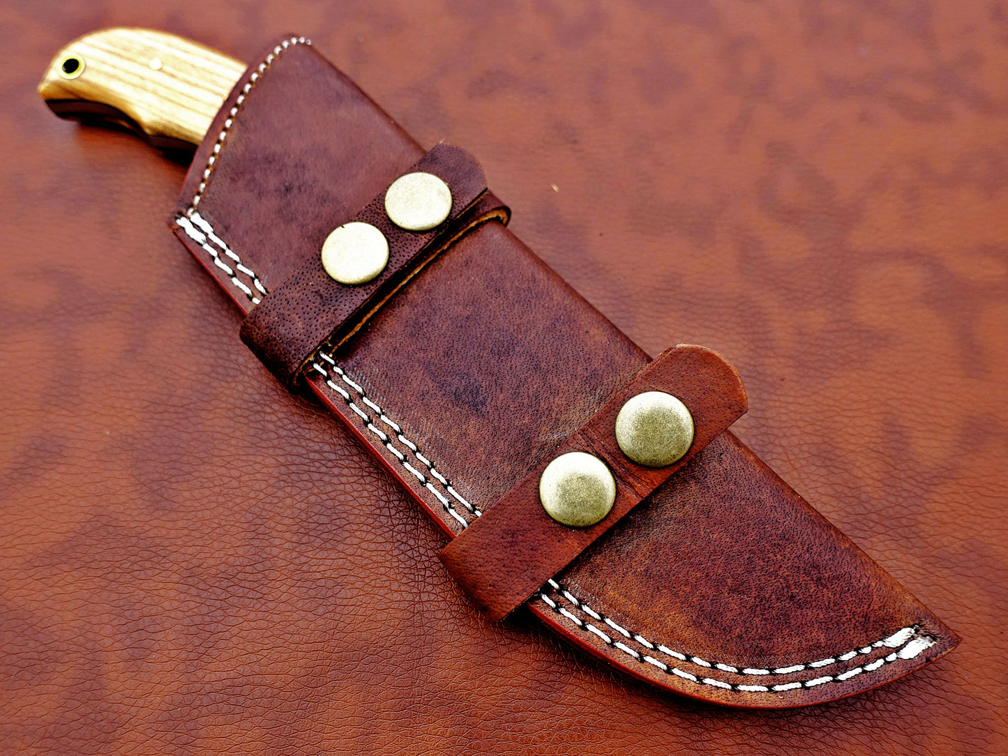 9.5" long Damascus steel Rain drop pattern Gut hook skinning knife, Full tang blade available in 4 colors, includes Cow hide Leather sheath