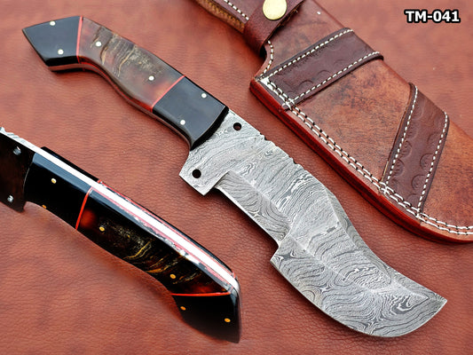 12" Long hand forged twist pattern full tang Damascus steel tracker knife, Ram horn scale with Damascus Bolster & pomel, Cow leather sheath