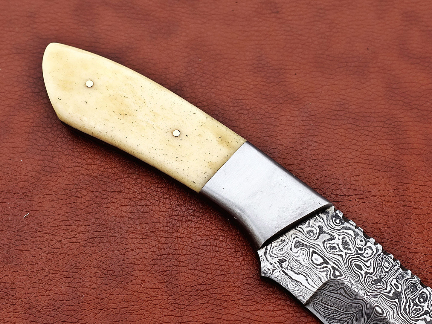 9.5" Rain drop pattern Damascus steel skinning knife, 5" full tang blade, Available in 3 colors, includes Cow hide Leather sheath