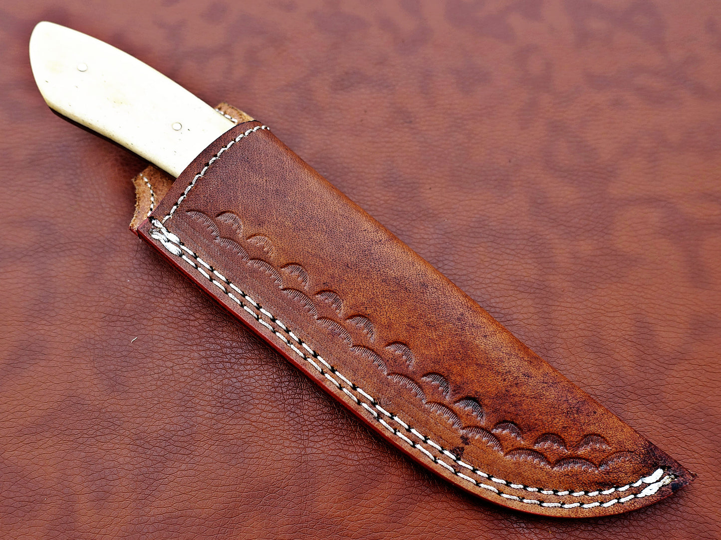 9.5" Rain drop pattern Damascus steel skinning knife, 5" full tang blade, Available in 3 colors, includes Cow hide Leather sheath