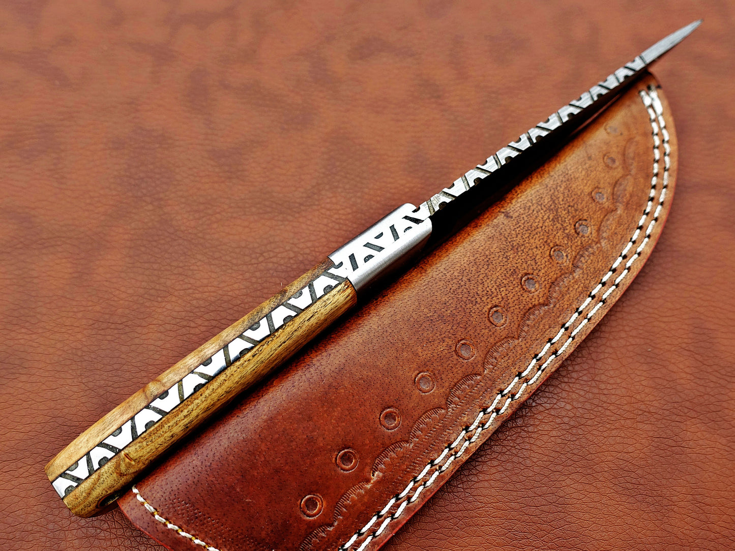 9.5" straight back blade skinning knife, 5" full tang Rain drop pattern Damascus steel blade, Available in 4 colors, includes Cow hide Leather sheath