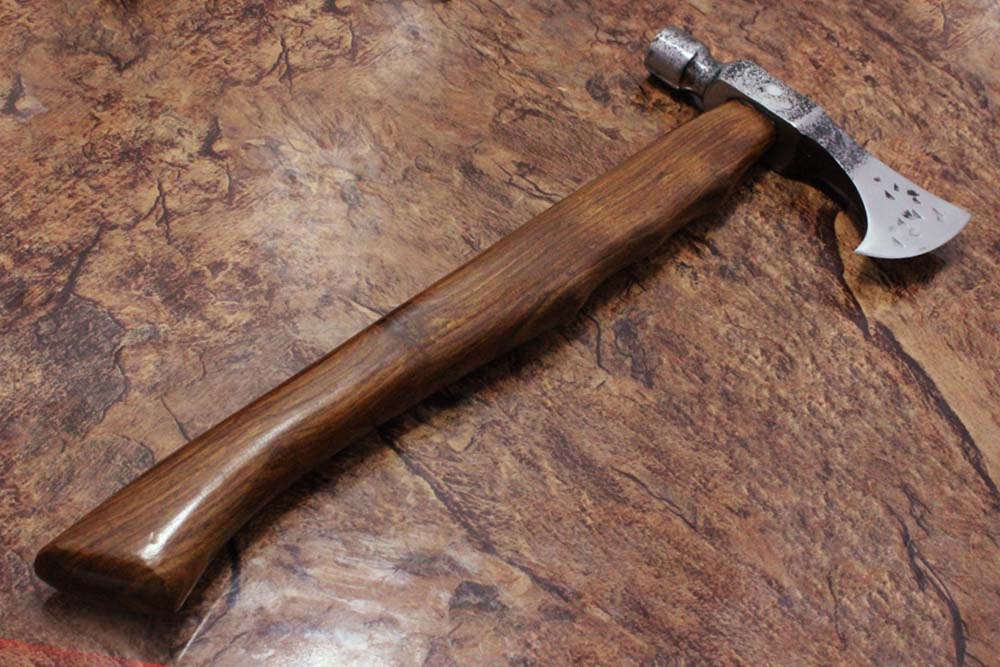 18 Inches long High carbon steel voyager axe with Hammer, Rose wood round handle, thick cow hide leather sheath included
