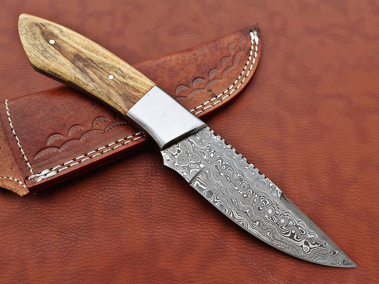 9.5" Rain drop pattern Damascus steel skinning knife, 5" full tang blade, Available in 3 colors, includes Cow hide Leather sheath