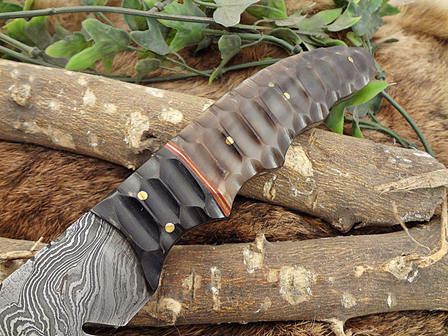 12" DAMASCUS SKINNING HUNTING FULL TANG BLADE KNIFE, JIGGED BULL HORN SCALE, COW HIDE LEATHER SHEATH INCLUDED