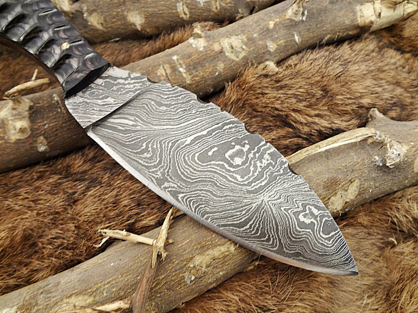 8.5" DAMASCUS STEEL BLADE POCKET KNIFE, JIGGED BULL HORN SCALE, LEATHER SHEATH