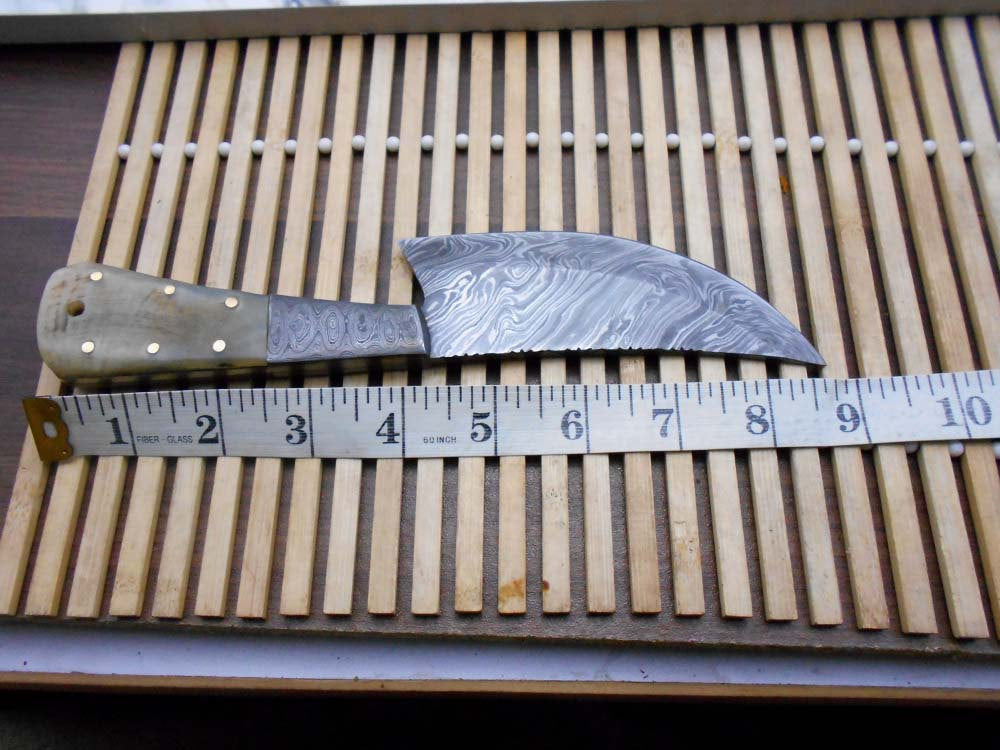 8.7"long Damascus steel Ram horn scale with bolster custom made compact skinning Knife full tang Hand Forged 4" blade cow leather sheath