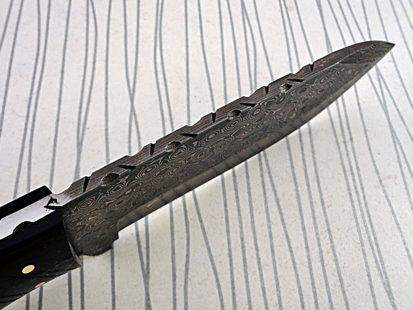 9.5" long Damascus Steel full tang hunting Knife custom made Hand Forged 5" blade, Bull horn & camel bone scale cow hide leather sheath