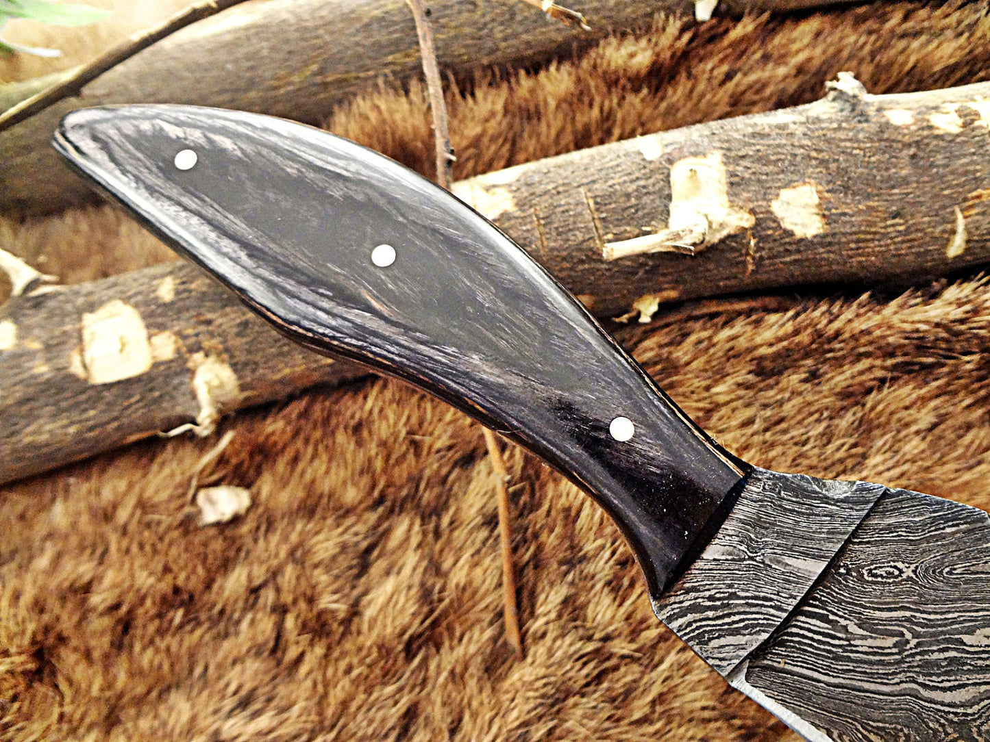 9" Long Damascus steel compact skinning knife, 4.5" hand forged full tang blade, Dollar wood scale, Cow hide Leather sheath