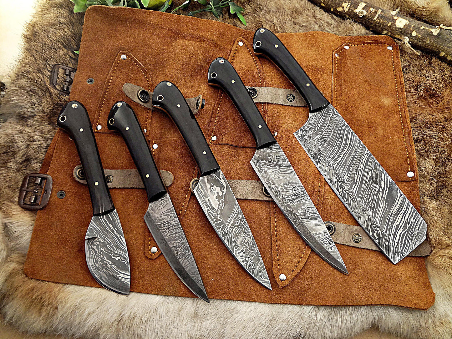 5 Pieces Damascus steel kitchen knife set includes (10.6+9.6+9.0+8.0+7.6)Inches knives in Black Bull horn scale, includes Leather sheath