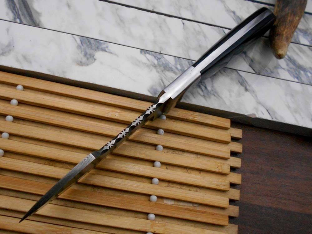 9 Inches Long Full Tang Hand Forged Damascus Steel Custom Made Hunting Knife