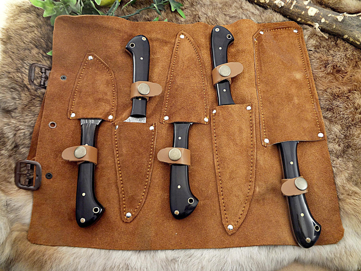 5 Pieces Damascus steel kitchen knife set includes (10.6+9.6+9.0+8.0+7.6)Inches knives in Black Bull horn scale, includes Leather sheath