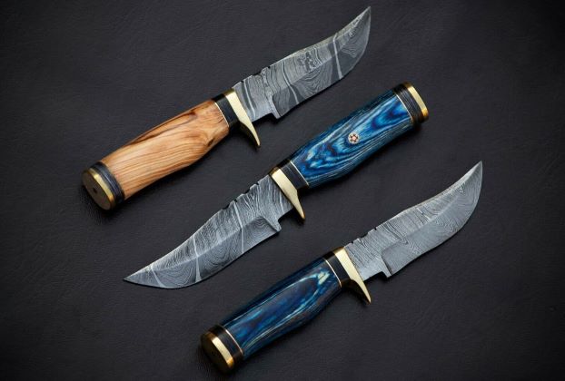 6 pieces Damascus steel Round scale skinning knives lot with Leather sheath. Over 50 inches long Damascus steel blade knives