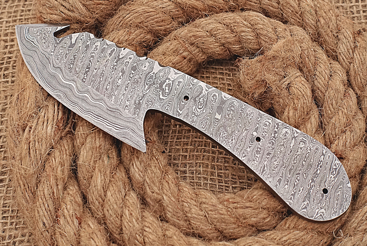 8 inches Long Hand Forged Spear Point Gut Hook Skinning Knife Blade, Knife Making Supplies, Damascus Steel Blank Blade Pocket Knife with 3 Pin Hole, 3.5 inches Cutting Edge, 4.25" Scale Space