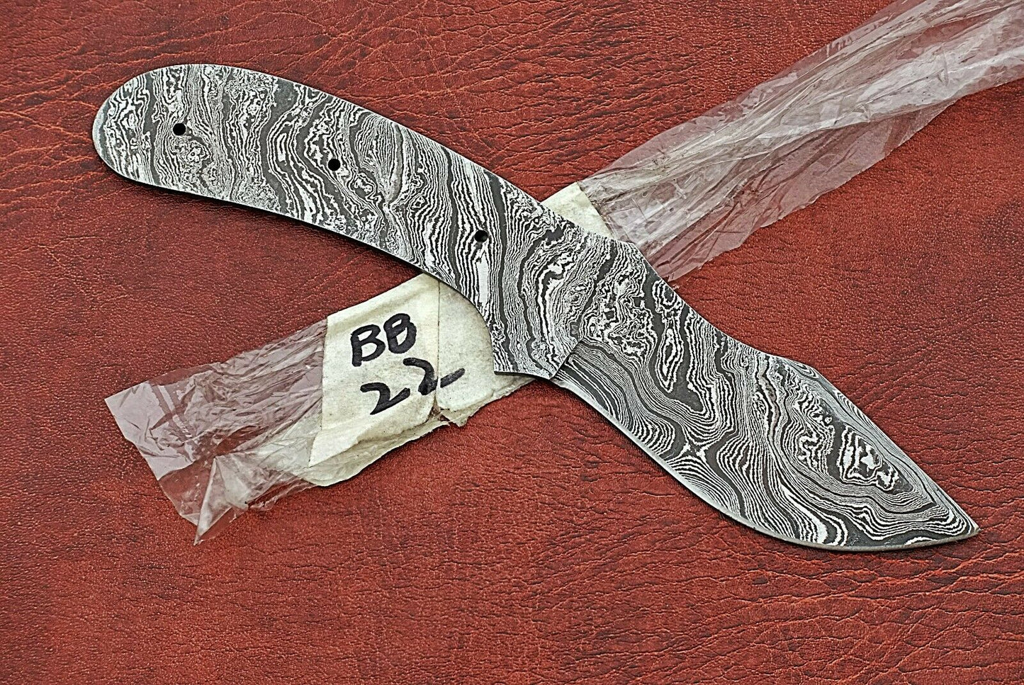 Clip point blank blade 8" hand forged Damascus steel knife, 3.5" Cutting edge