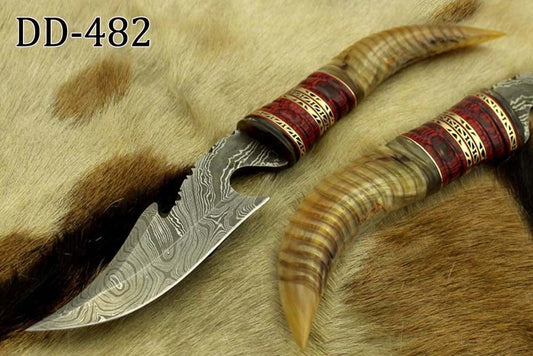 13" Damascus Skinning Knife, Jigged scale horn W/Engraved Brass, Leather sheath