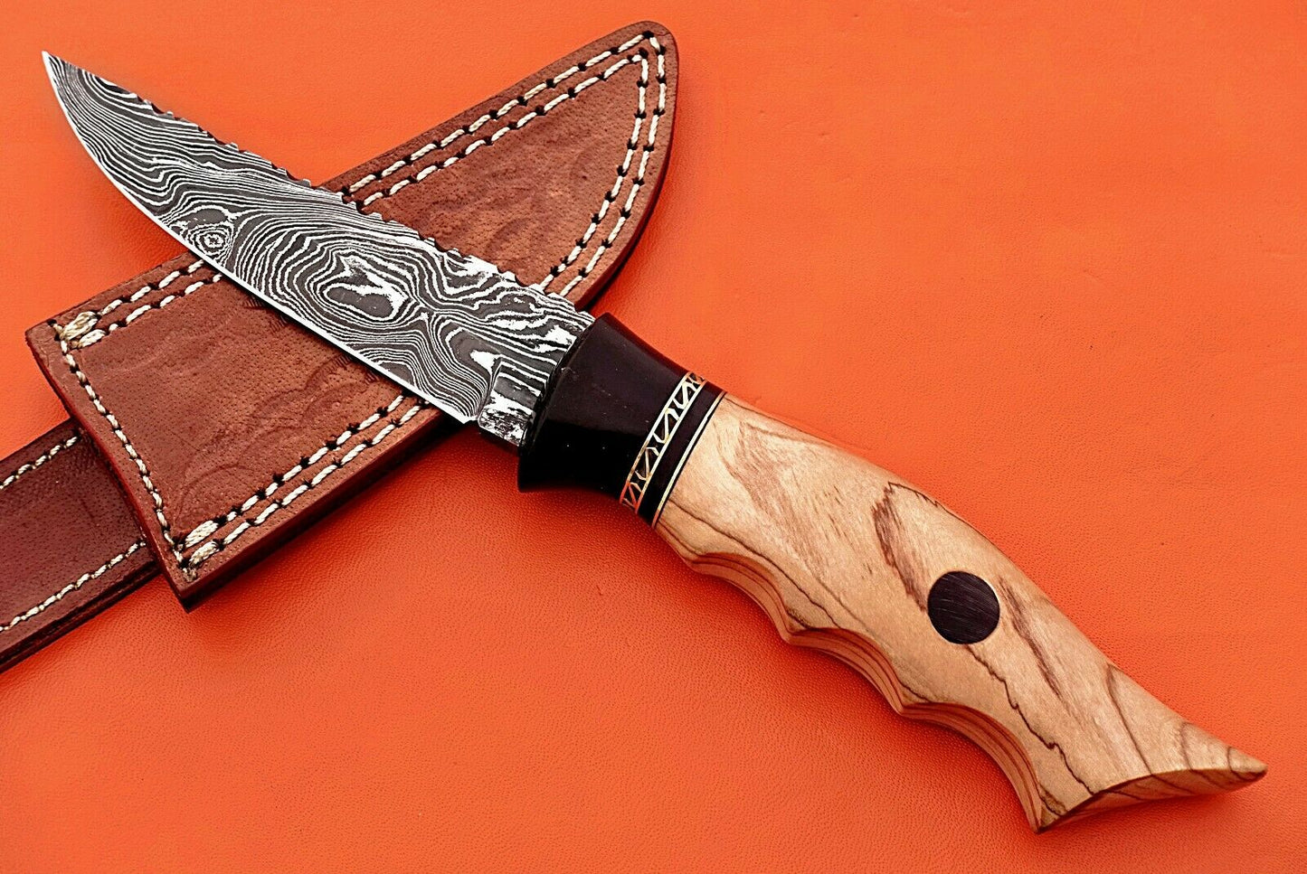 9 straight back blade skinning Knife, finger serrated wood scale, Leather sheath
