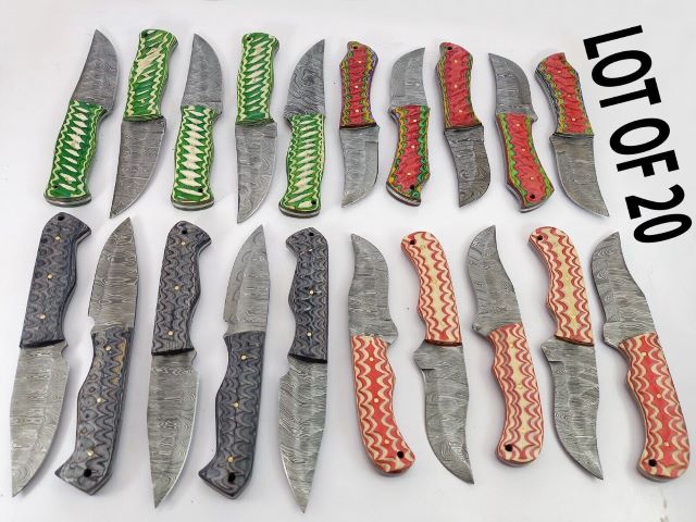 30 pieces Damascus steel fixed blade skinning knives lot with Leather sheath. Over 225 inches long Damascus steel knives in assorted colors