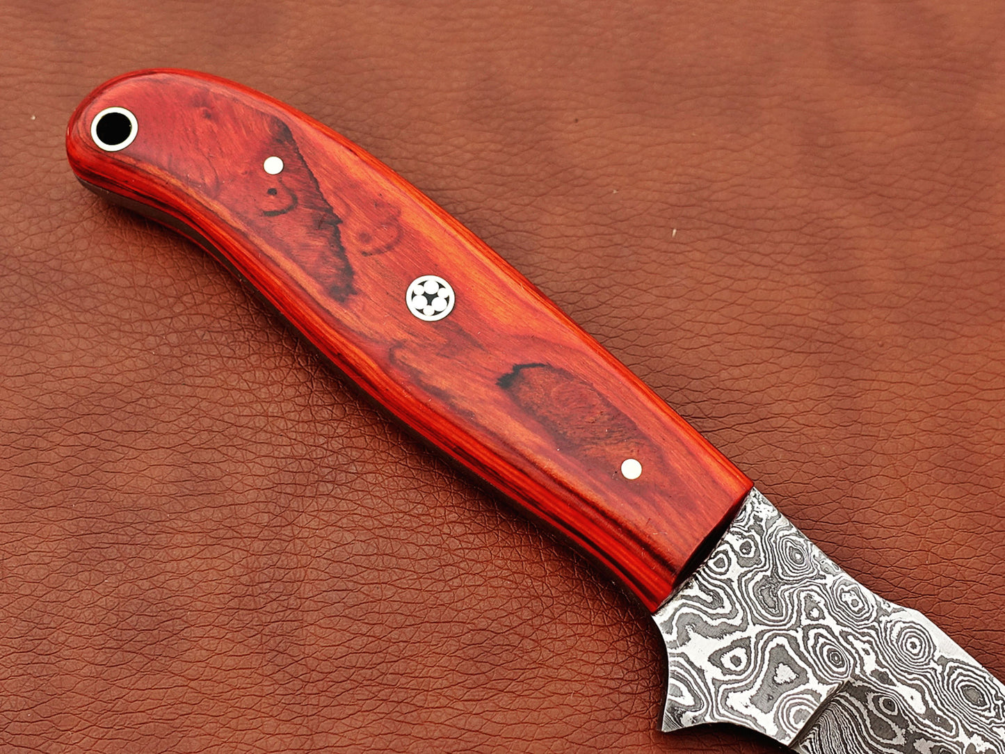 9.5" straight back blade skinning knife, 5" full tang Rain drop pattern Damascus steel blade, Available in 4 colors,  includes Cow hide Leather sheath