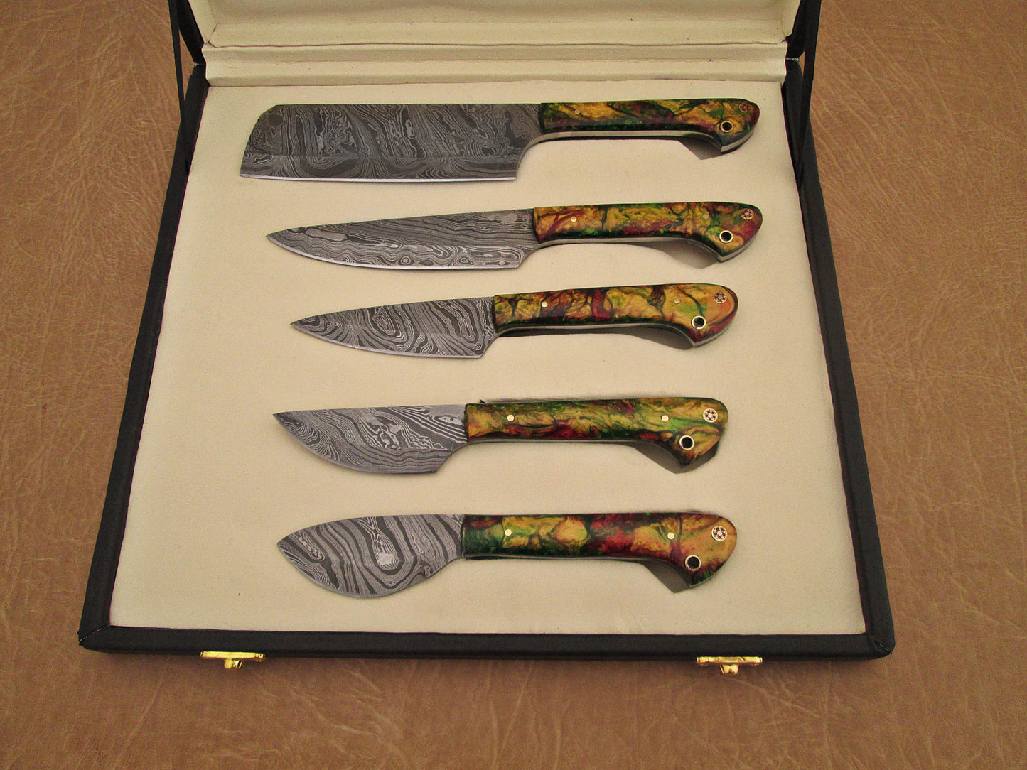 5 Pieces Damascus steel kitchen knife set includes (10.6+9.6+9.0+8.0+7.6)" knives, Camouflage scale, Comes with gift box