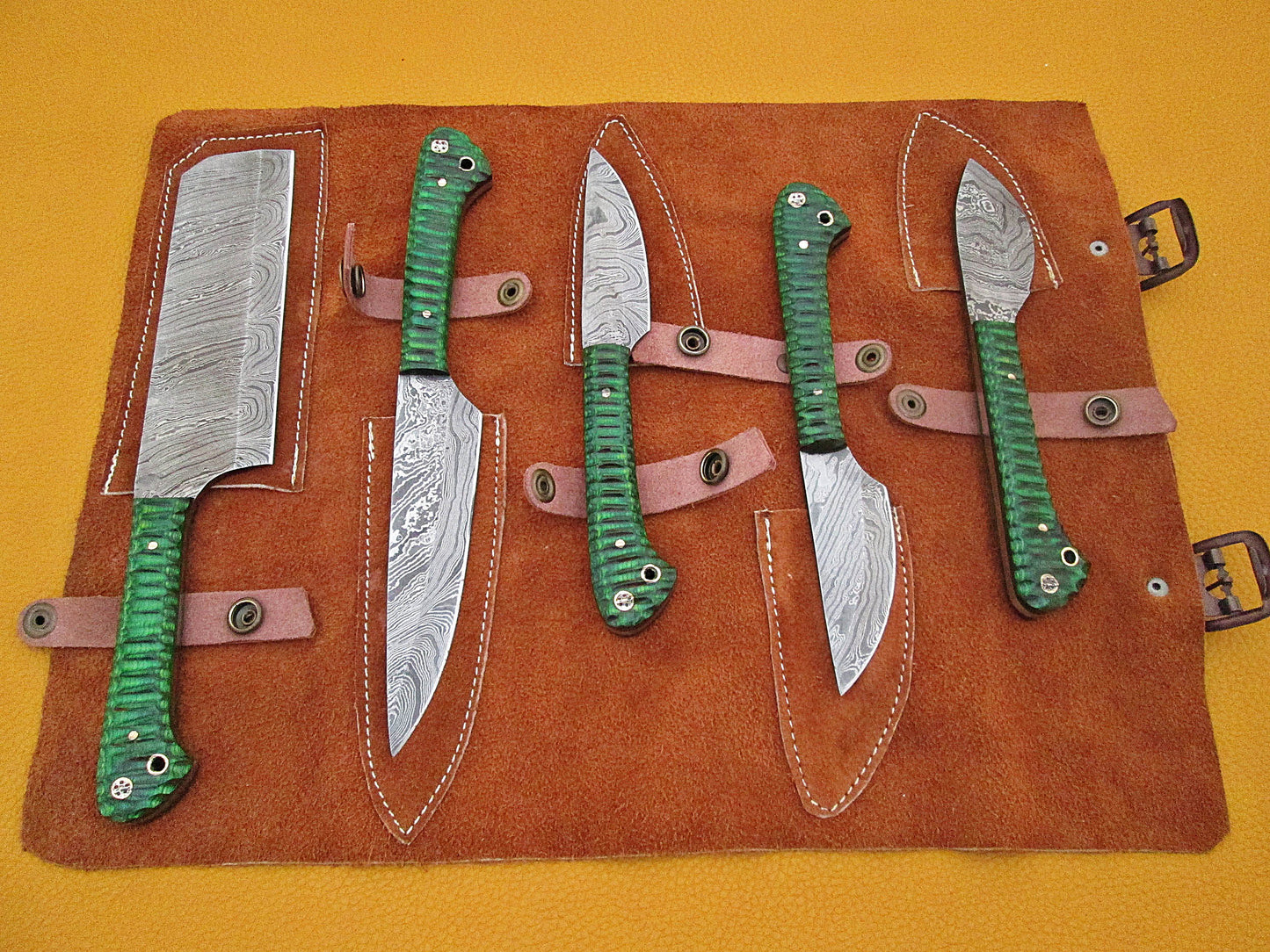 5 Pieces Damascus steel kitchen knife set includes (10.6+9.6+9.0+8.0+7.6)" knives in Green Jigged wood scale, includes Roll able Leather suede sheath