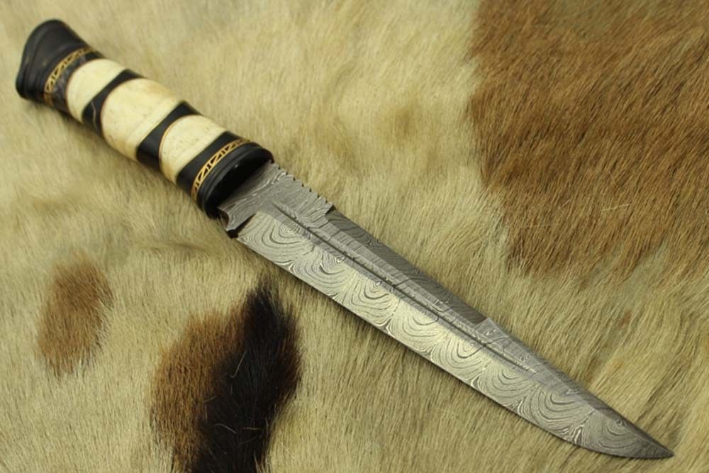 13" Damascus steel skinning knife, exotic hand crafted round scale, Cow sheath