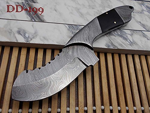 9" long Damascus steel Bull horn scale with bolster custom made compact skinning Knife full tang Hand Forged 4.5" blade cow leather sheath