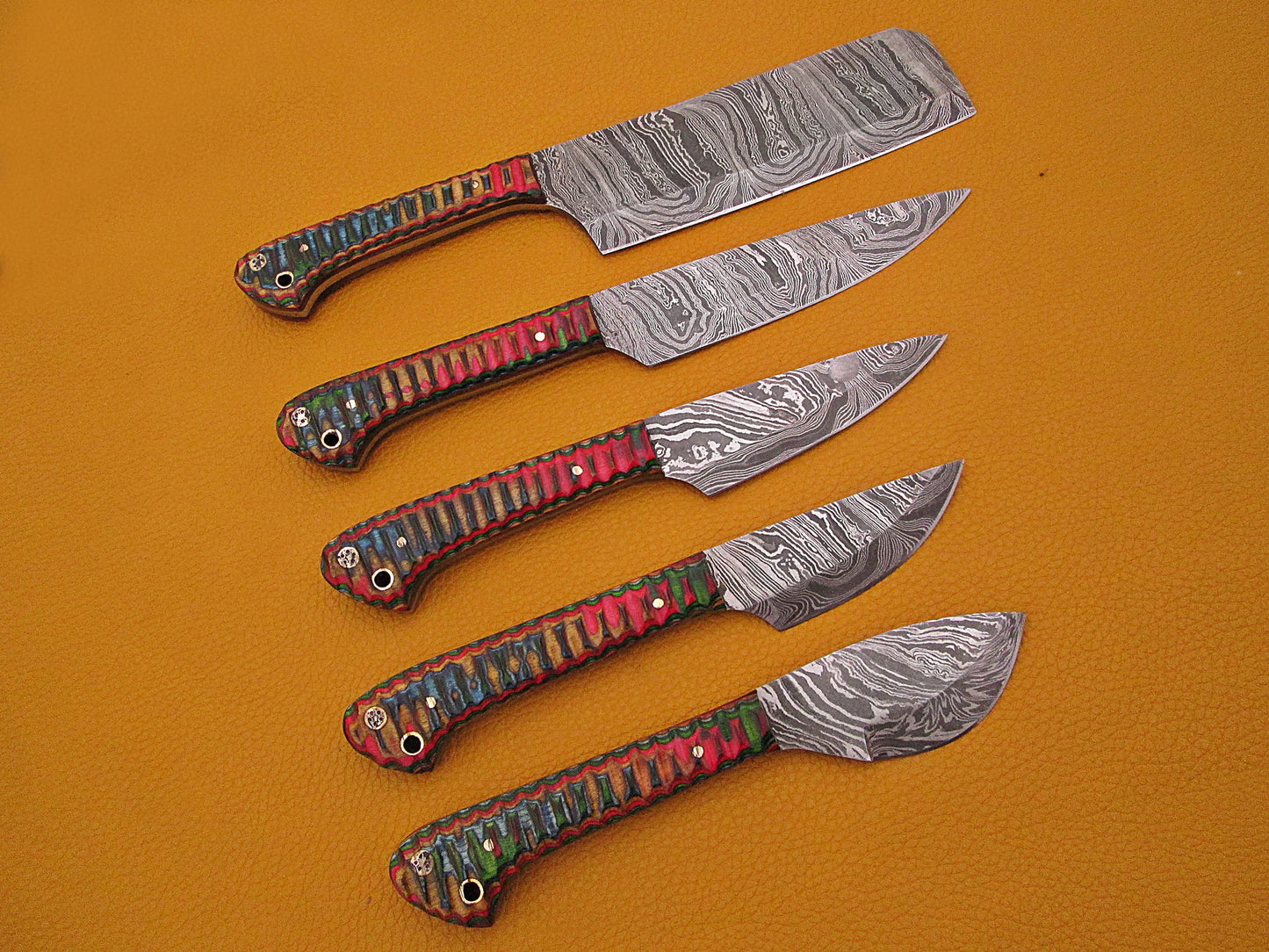 5 Pieces Damascus steel kitchen knife set includes (10.6+9.6+9.0+8.0+7.6)" knives in Green Jigged wood scale, includes Roll able Leather suede sheath