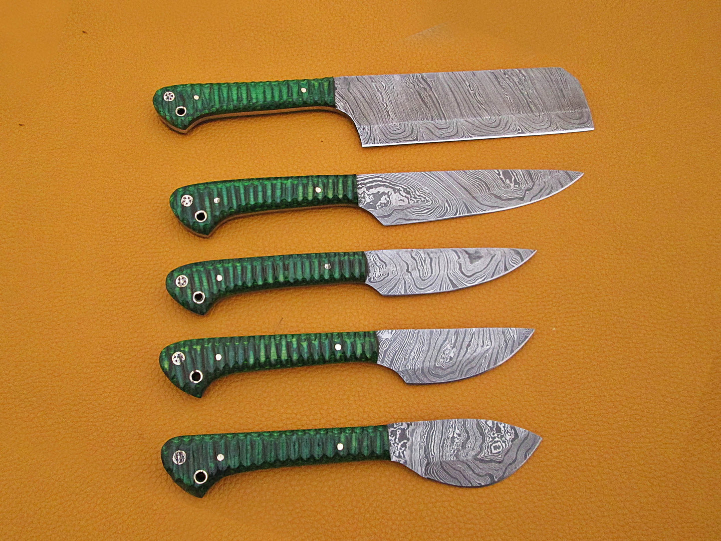 5 Pieces Damascus steel kitchen knife set includes (10.6+9.6+9.0+8.0+7.6)" knives in Green Jigged wood scale, includes Roll able Leather suede sheath