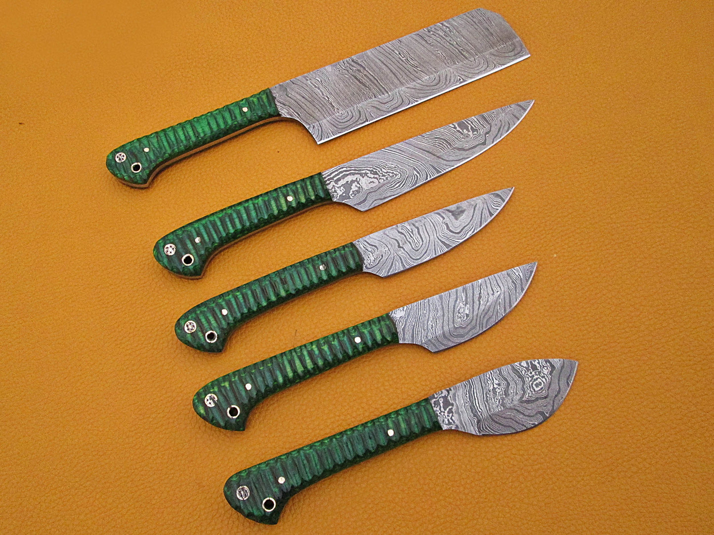 5 Pieces Damascus steel kitchen knife set includes (10.6+9.6+9.0+8.0+7.6)" knives in Green Jigged wood scale, includes Roll able Leather suede sheath