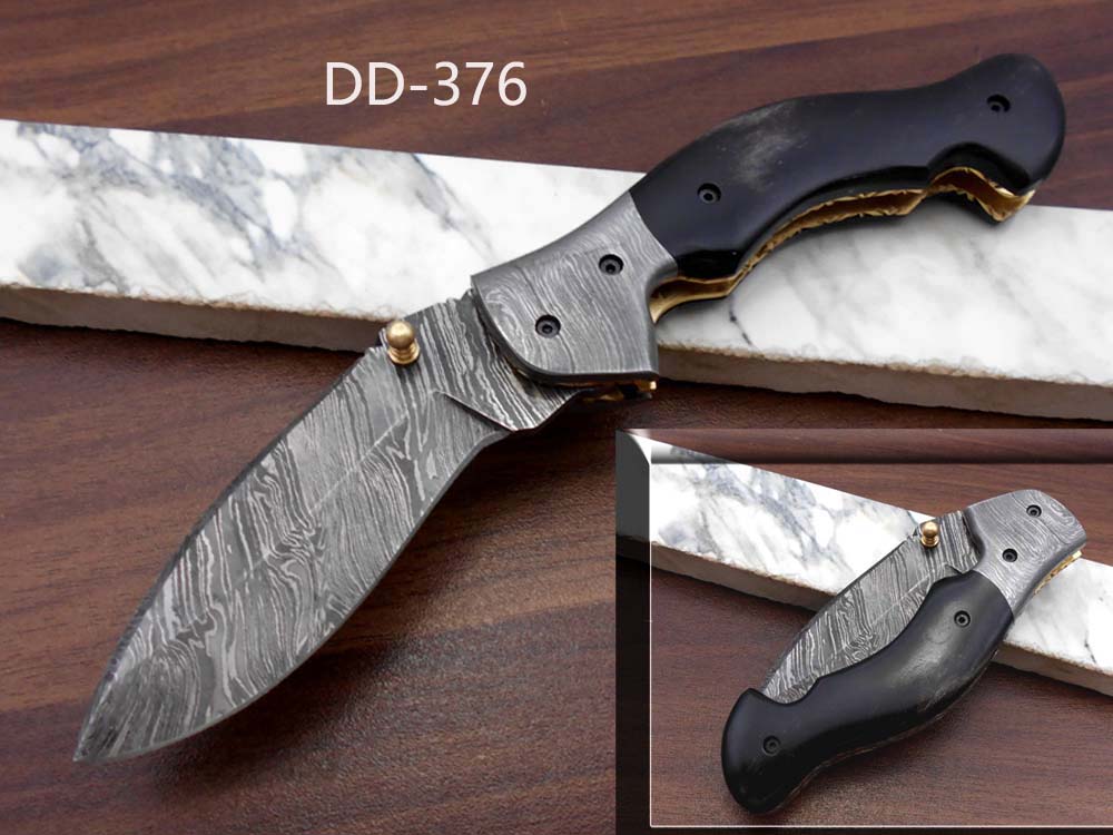 7.5" Folding Knife, 3.5" Legal Hand Forged Twist Pattern Damascus Steel Blade, Black and White Scales Available, Pocket Knife, Liner Lock & Thumb knob Equipped, Cow Hide Leather Sheath