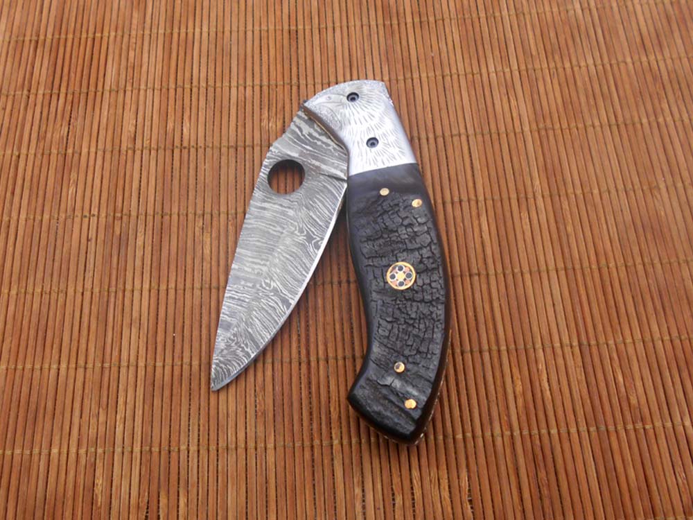 8" folding knife Damascus steel Engraved bird, liner lock, Horn & Bone scale