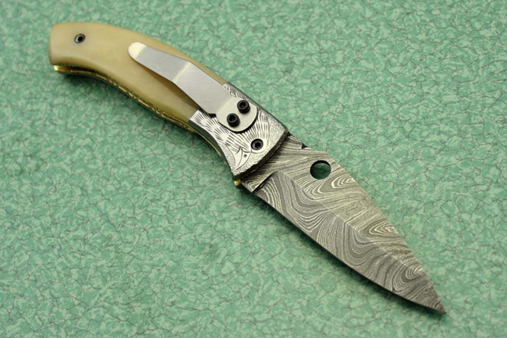 8" folding knife Damascus steel Engraved bird, liner lock, Horn & Bone scale