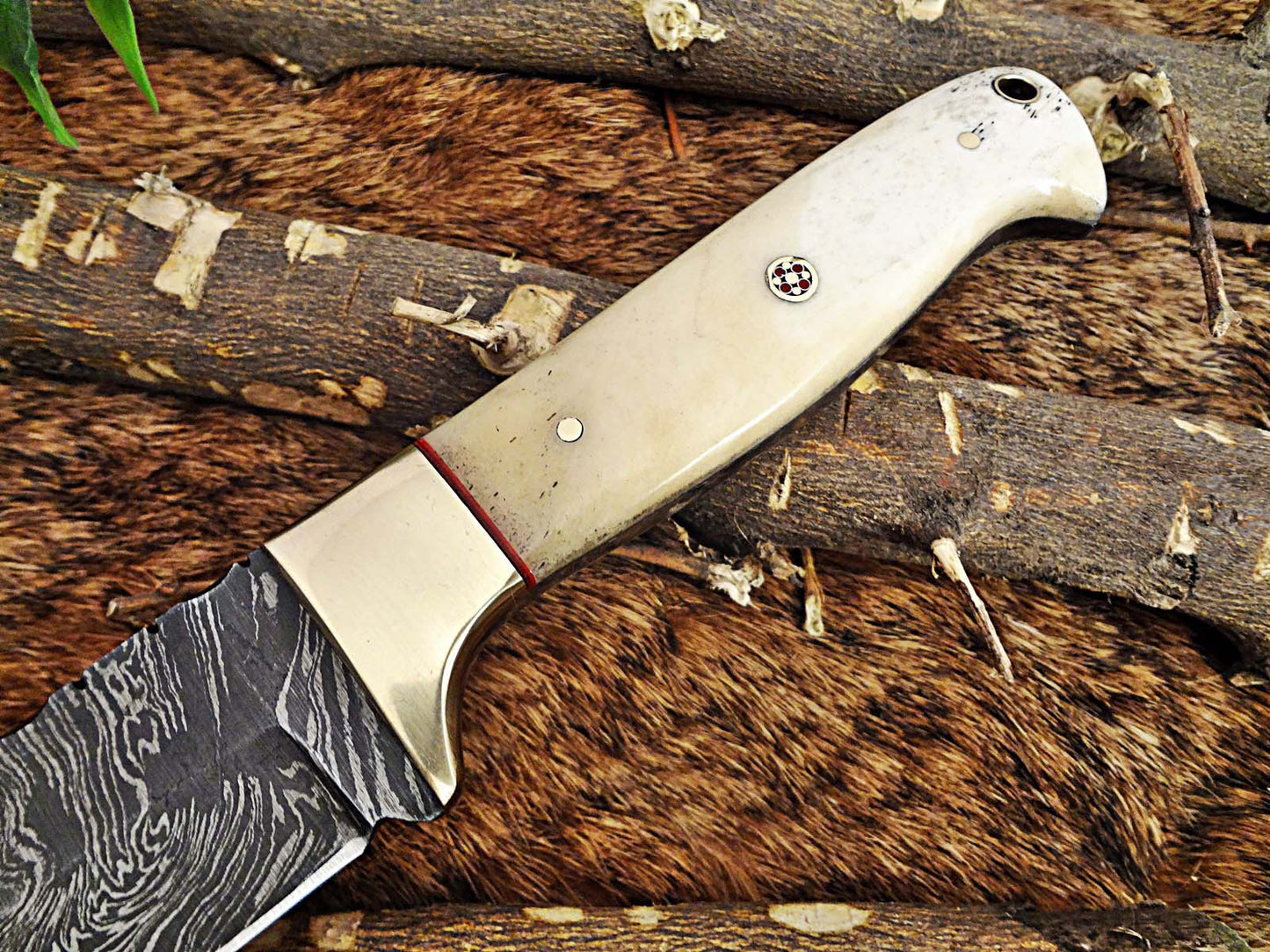 9" Damascus steel skinning knife, 4.5" full tang blade, Available in White and Red colors,  includes Cow hide Leather sheath