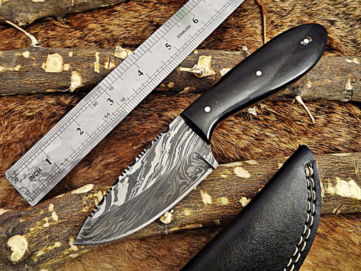 7.5" compact skinning Knife with 4" full tang Damascus steel blade, Available in 2 colors scale, includes Cow hide Leather sheath